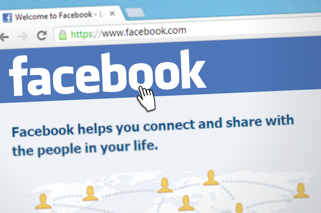 sociální síť facebook a kurzor